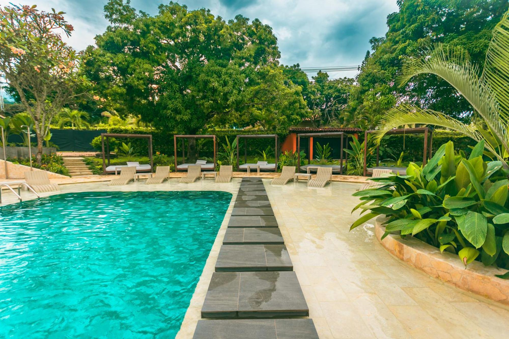 Del Tropico Hotel โซเปตราน ภายนอก รูปภาพ