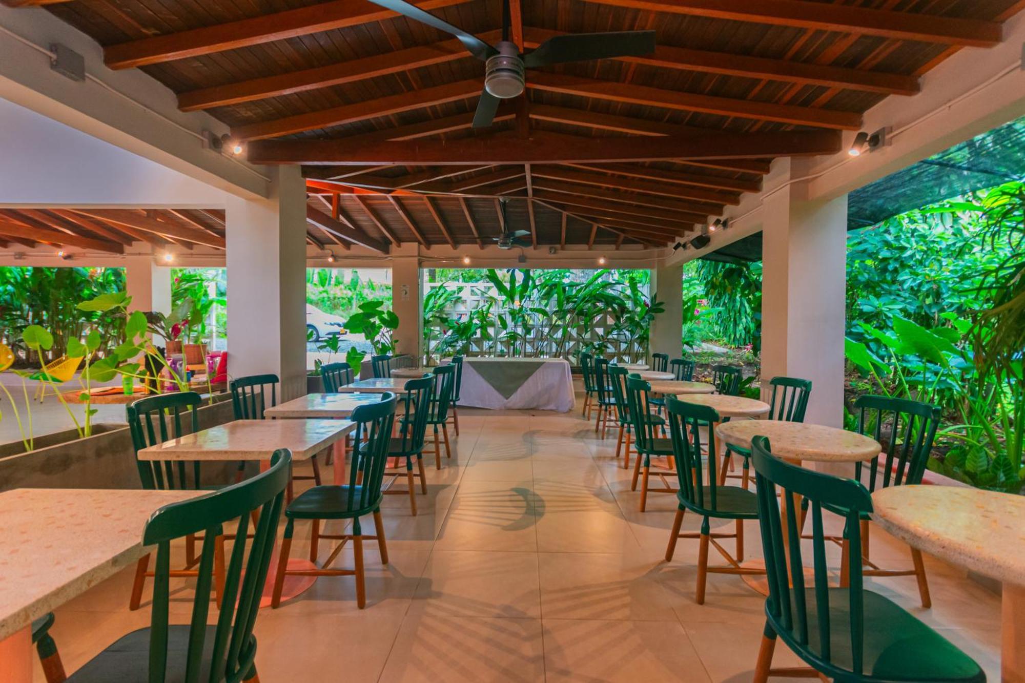 Del Tropico Hotel โซเปตราน ภายนอก รูปภาพ